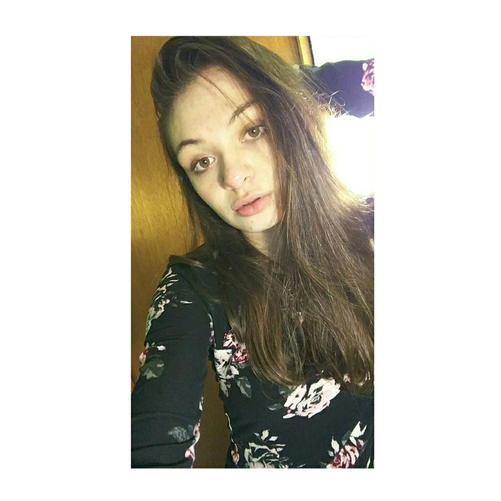 Meet your Posher, Hayley